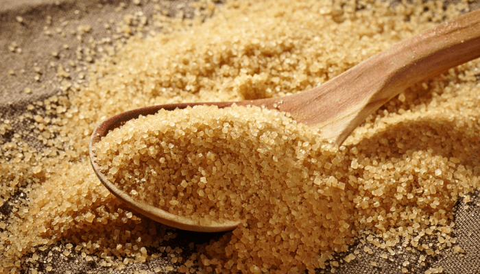 gula sorgum dihasilkan dari barang sorgum yang diperas seperti membuat gula tebu
