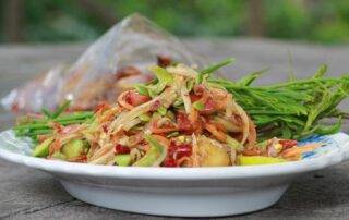 Som-tam-salad-hidangan-penggugah-selera-Thailand