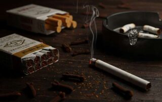 Fungsi gula aren cair dalam industri rokok kretek