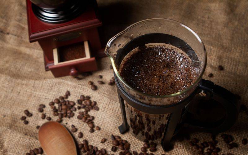 Kopi tubruk salah satu metode penyeduhan kopi tradisional di Indonesia