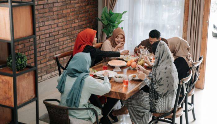 Tradisi buka bersama di Indonesia