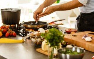 Memahami Perbedaan Antara Cooking dan Baking untuk Menghasilkan Hidangan Lezat