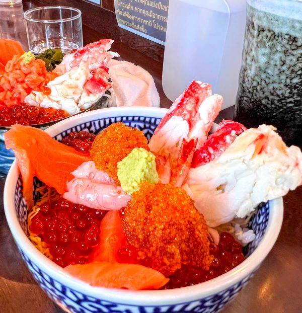 Kaisendon, makanan laut mentah, sehat dan langsing seperti orang Jepang