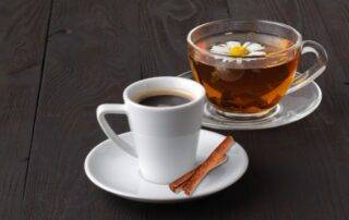 Lebih baik minum teh atau kopi di pagi hari?