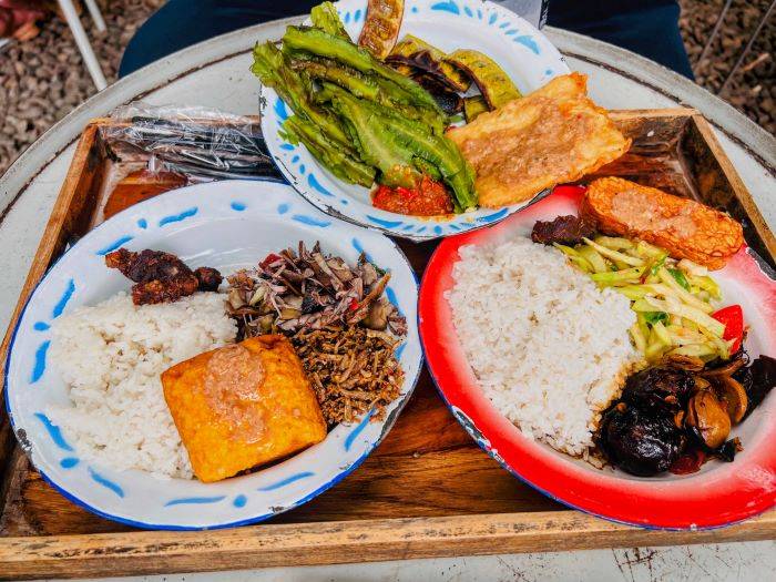Kuliner khas Jawa Barat yang akan mudah ditemukan di Bandung