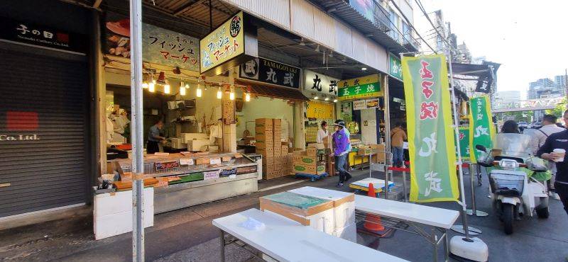 Tsukiji Outer Market- Petualangan kuliner di Jantung Tokyo
