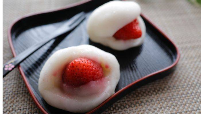 Cara membuat daifuku strawberry