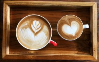 Perbedaan kopi piccolo dan kopi susu lainnya