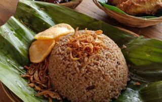 Cara membuat nasi tutug oncom