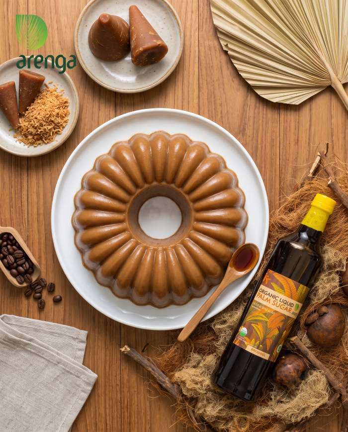 Sajian puding tempe untuk anak yang suka pilih-pilih makanan, berwarna cokelat karamel alami berkat campuran Arenga gula aren cair, disajikan cantik sebagai ide camilan sehat dan tinggi protein nabati.
